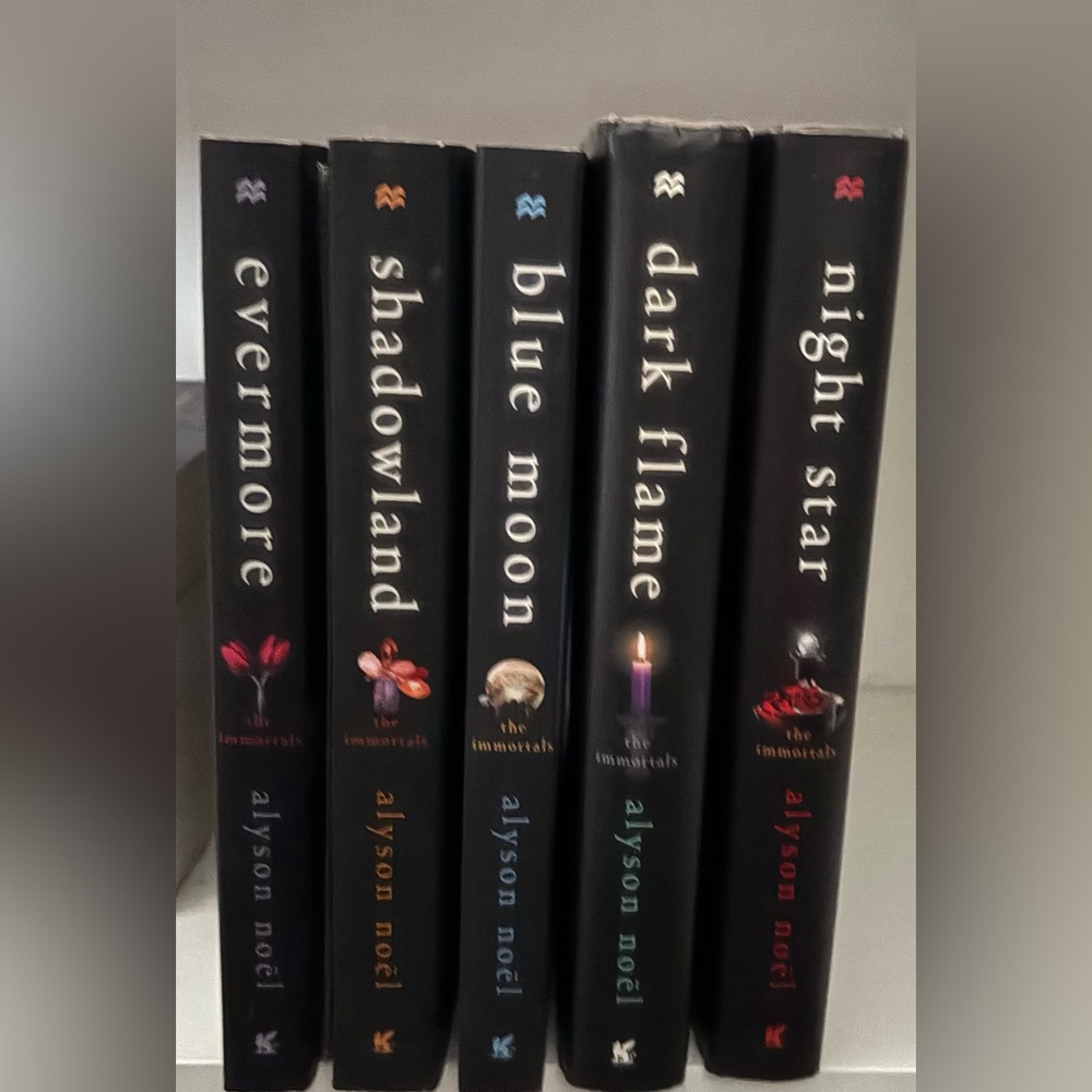 Alyson Noël Book Series Collection